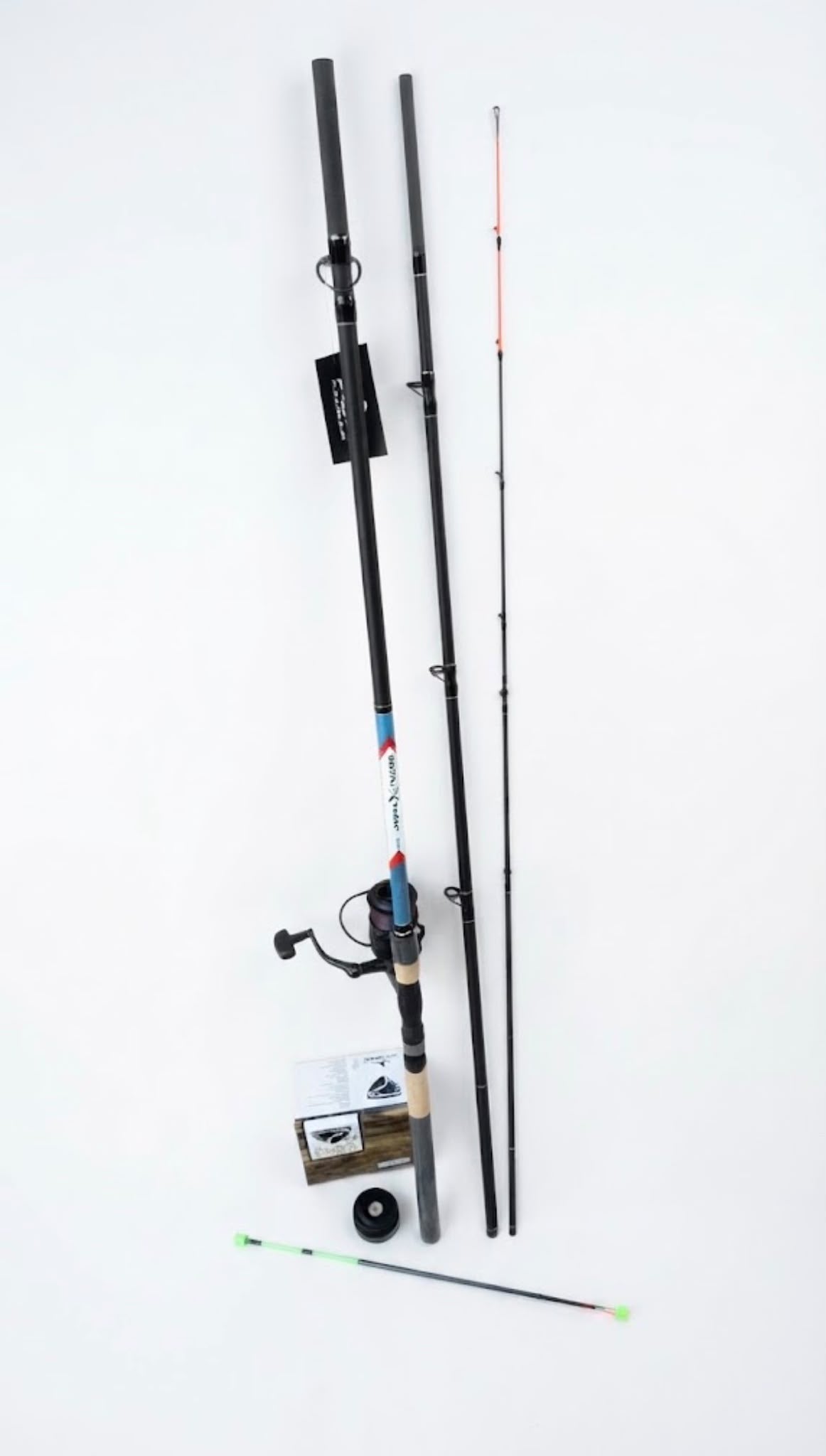 Set Pescuit : Lansetă Fl Royal Feeder + Mulinetă EastsharkBE 6000(echipata cu fir )